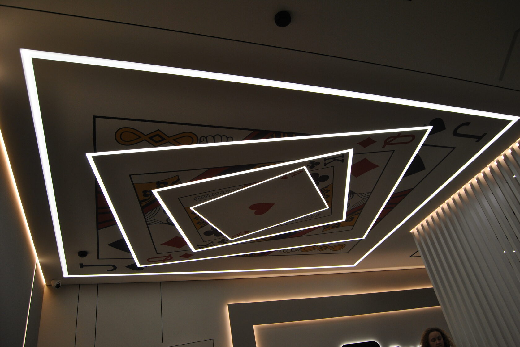 Натяжные потолки