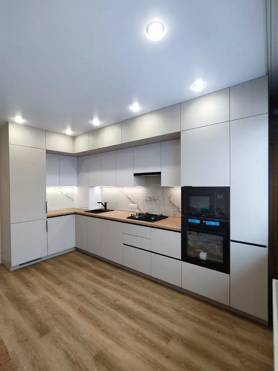 Кухня в современном стиле