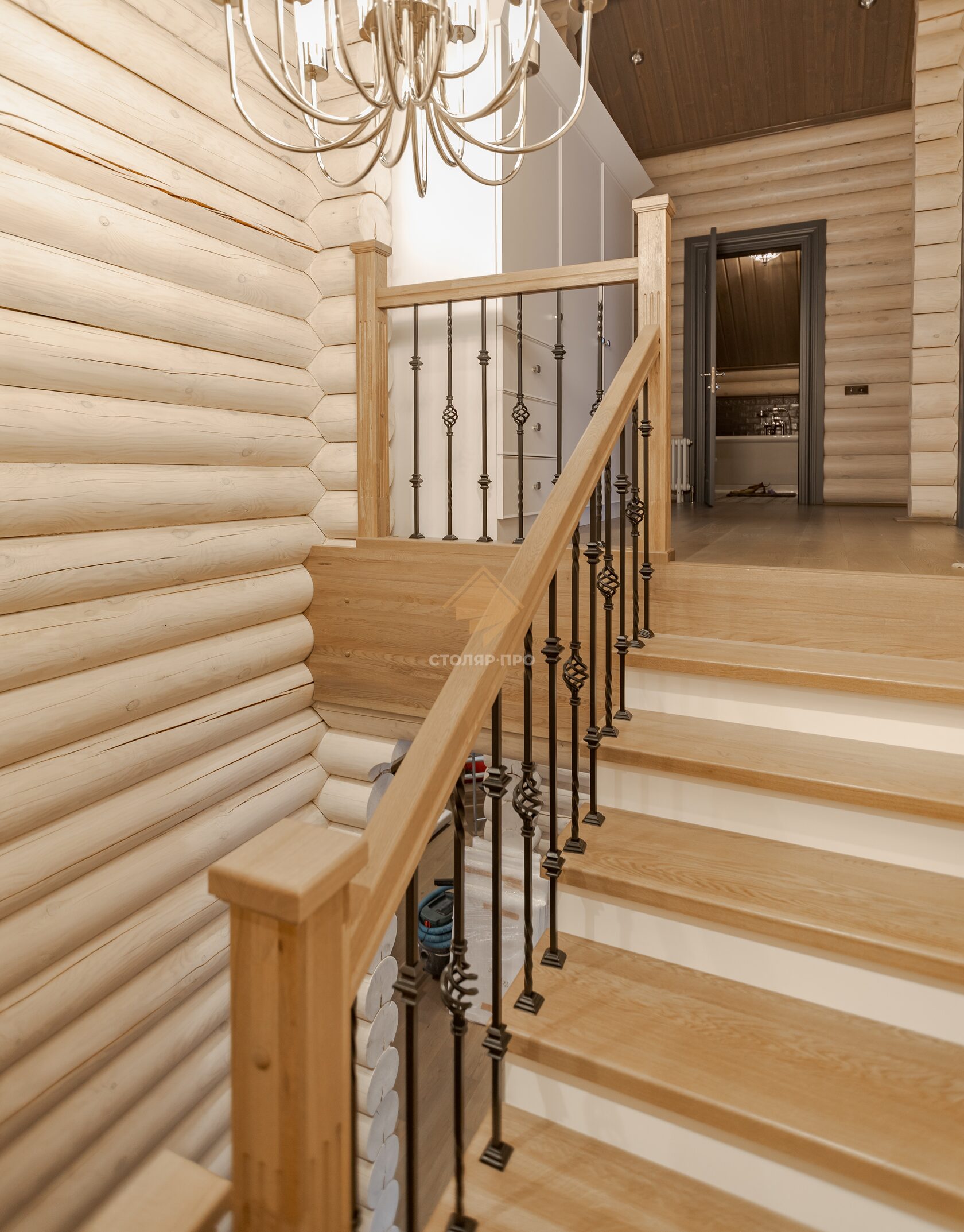 Отделка металлической лестницы, облицовка деревом металлического ...