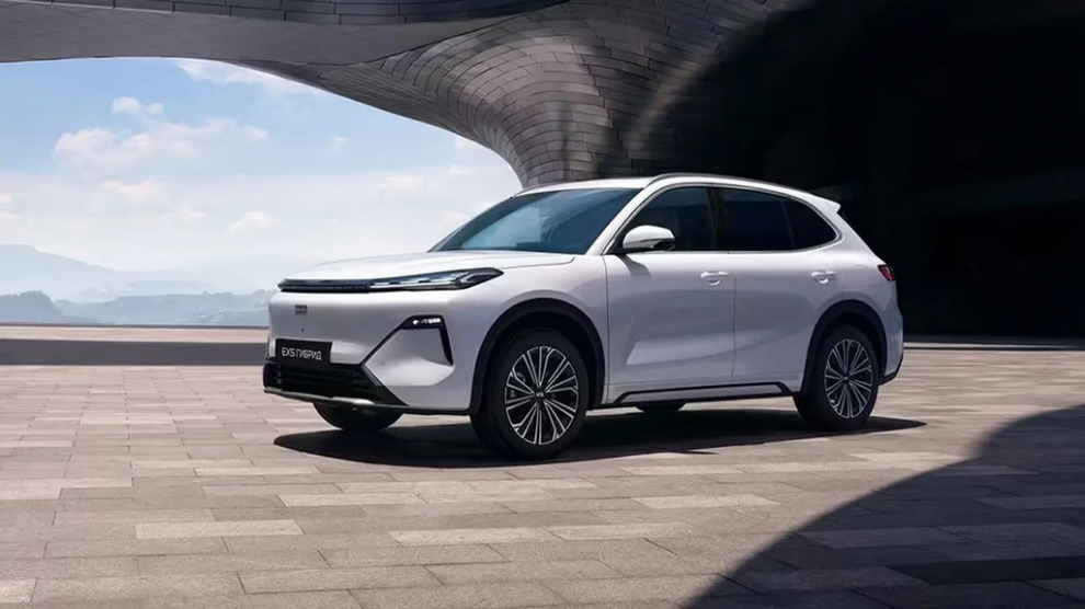 Geely EX5 EM-R вышел в лидеры РФ среди подключаемых гибридов