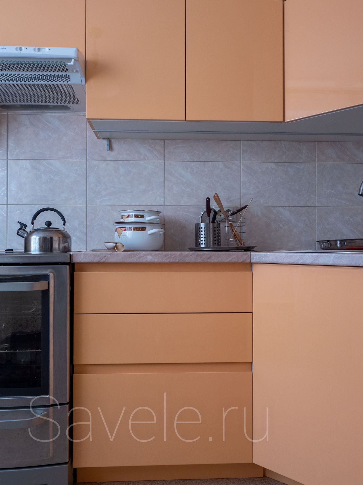 Кухня в персиковом цвете дизайн