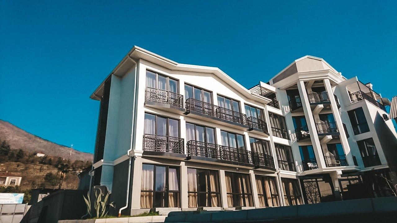 Гранд отель абхазия ул. A v sokol 4 гагра. Гостиница магнолия гагра. Гостиница в новой гагре. Камила абхазия гагра гостевой дом.