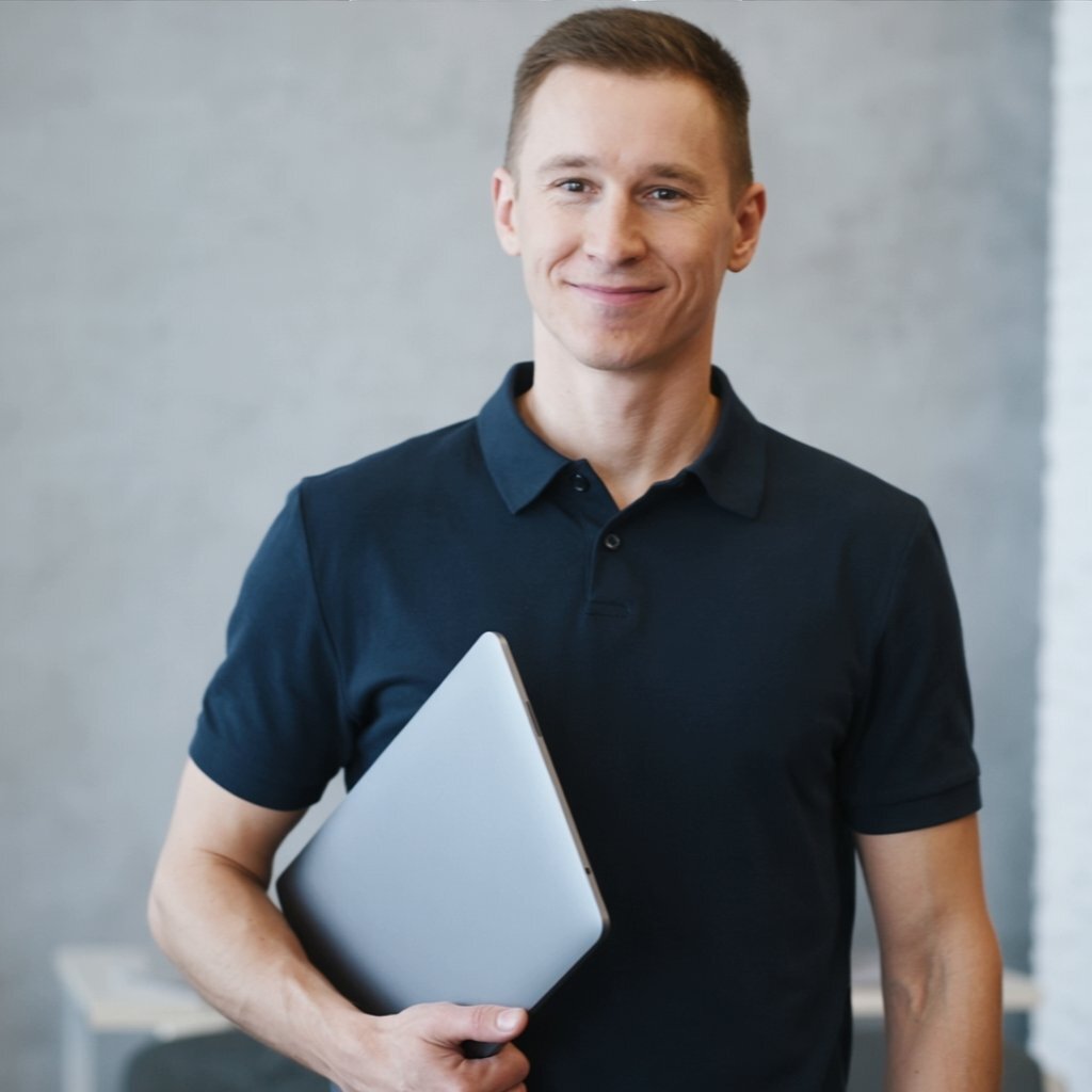 Мастер Максим Поляков — частный IT-мастер в Москве