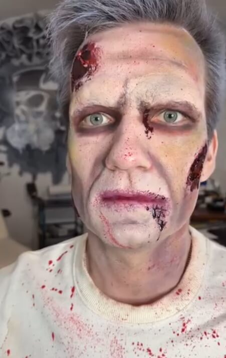 Halloween face paint design