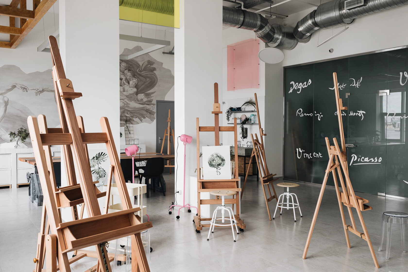 Painting studio. Художественная студия арт селф. Арт селф центр изобразительных. Центр изобразительных искусств Свердловская набережная. Центр изобразительных искусств Firstsite.