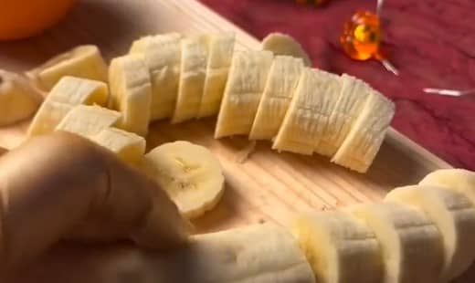 Приготовление смузи с хурмой и бананом: шаг 2