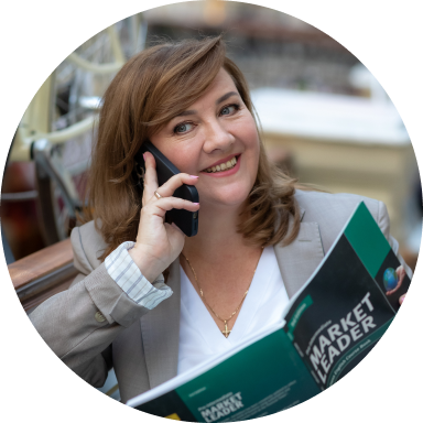 Основательница студии и профессиональный методист со стажем более 15 лет Юлия Александровна Жирнова создаёт и внедряет новые методики обучения, а также поддерживает и курирует работу преподавателей 