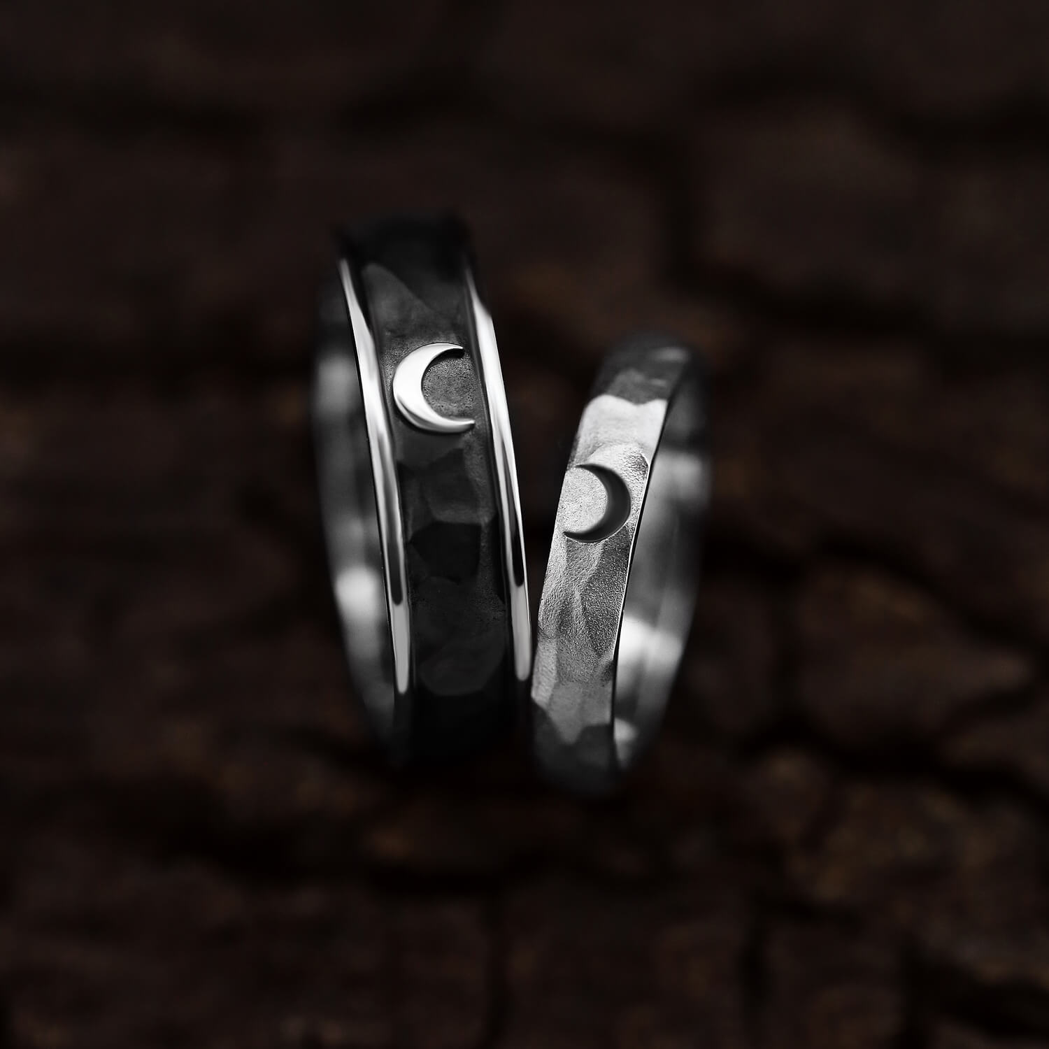 обручальные кольца с чернением и бархатной фактурой