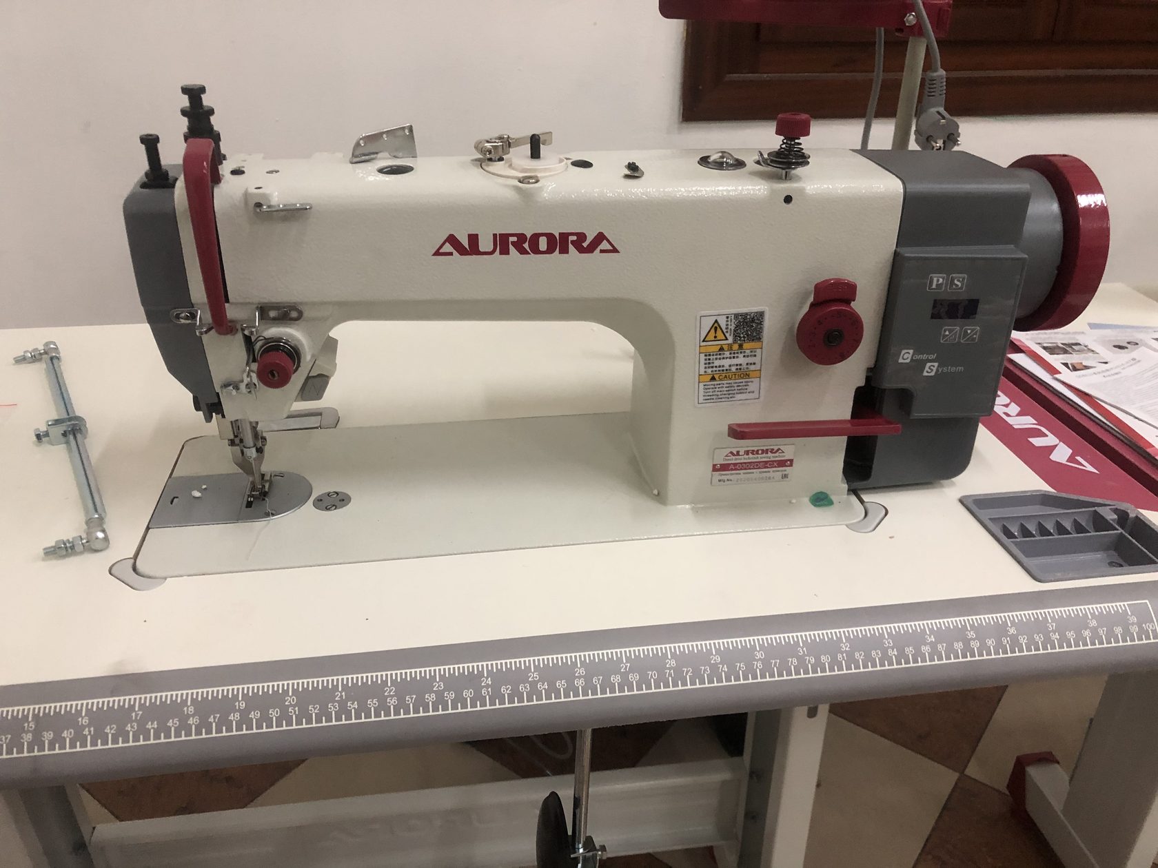 Машинка швейная Аврора 0302 е