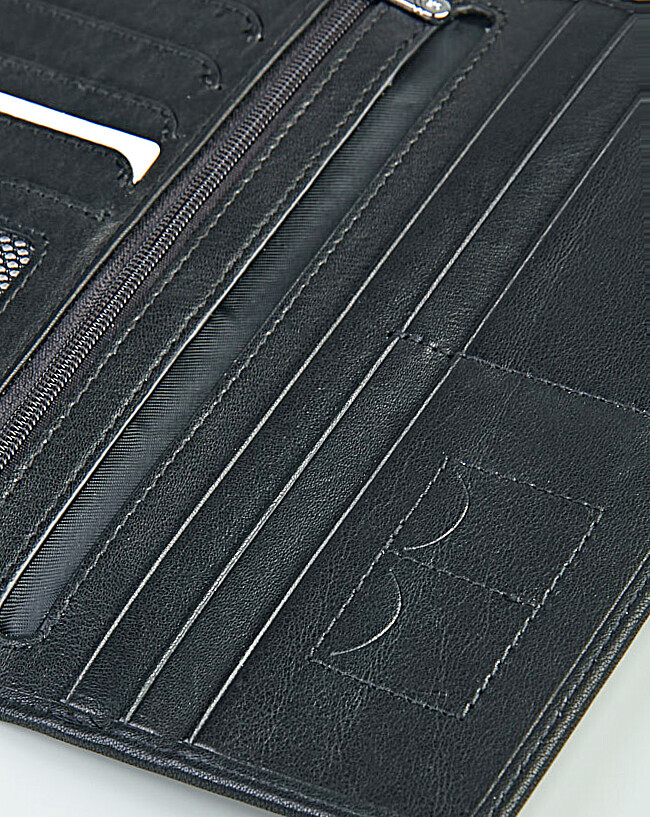 Купюрница мужская. Выполнена из мягкой натуральной кожи.