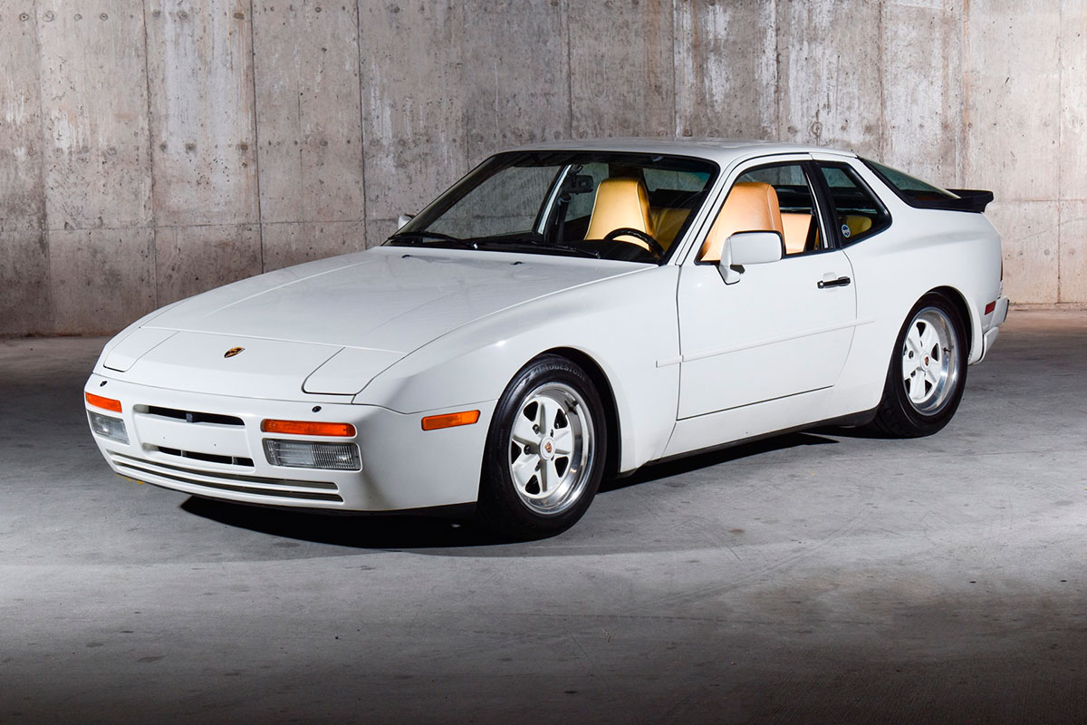 Porsche 944 1982