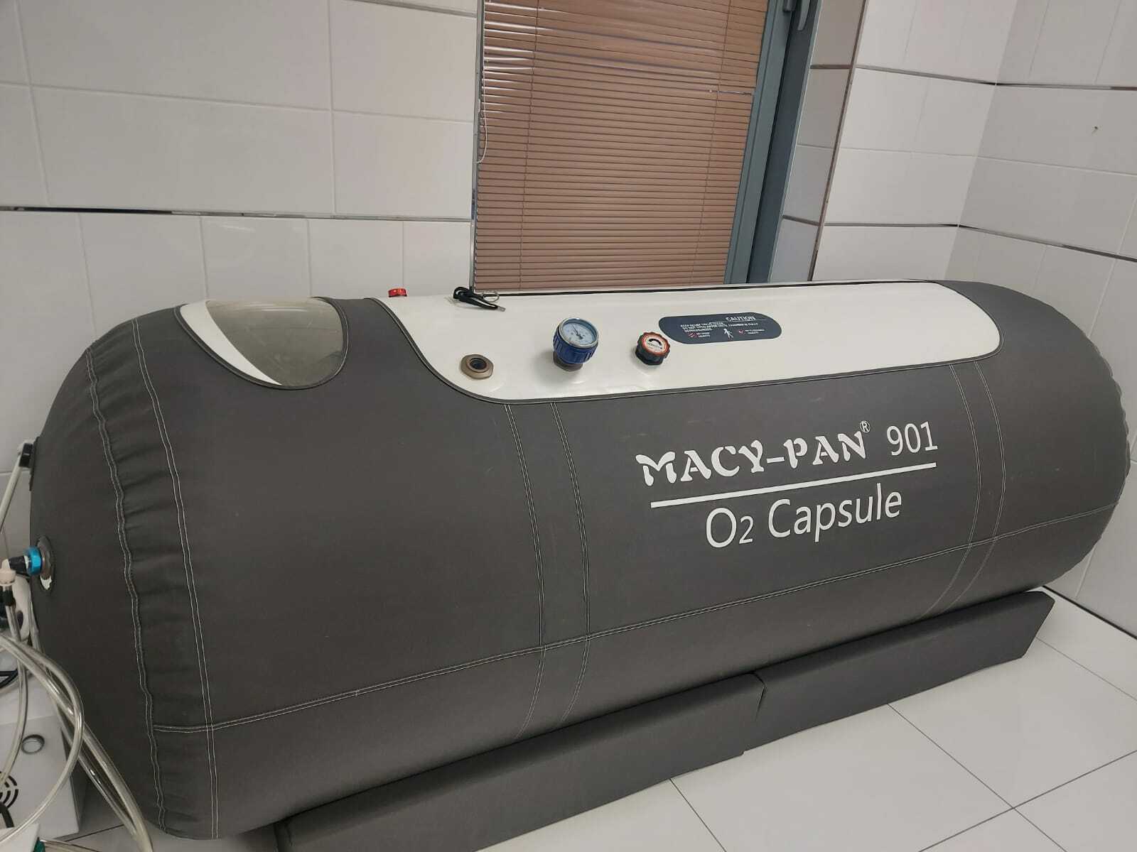Кислородная капсула. Кислородная камера oxysys 4500 показания. Кислородная капсула. Кислородная капсула. Барокамера oxysys 4500.