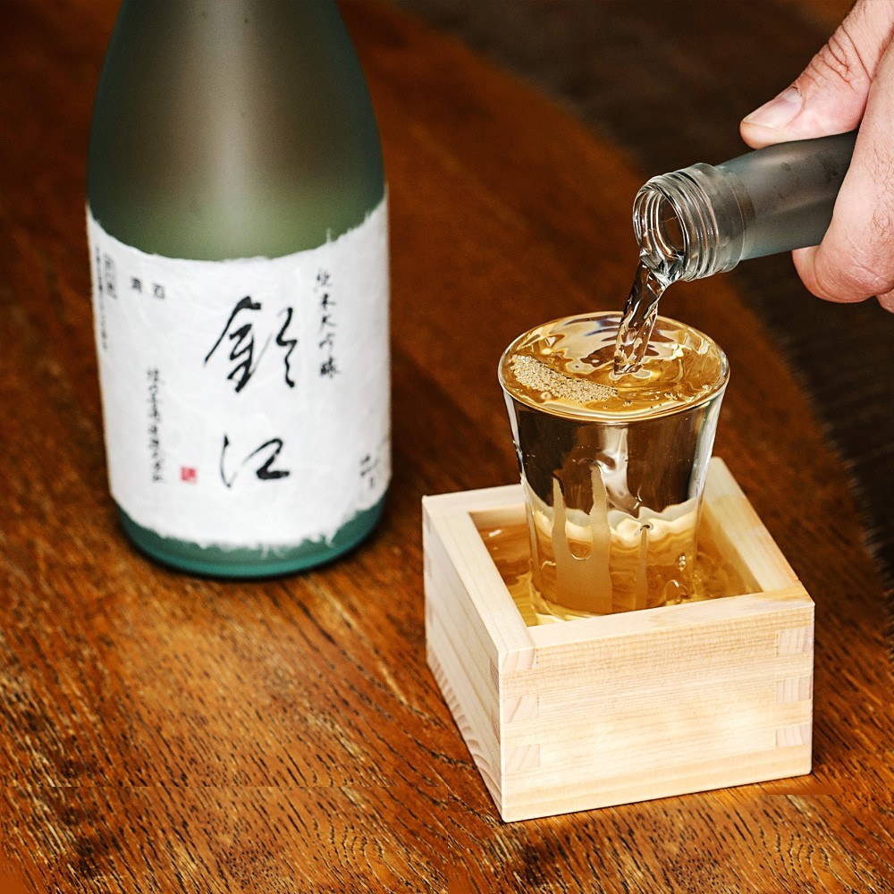 Саке - (яп. 酒) - один из традиционных японских алкогольных напитков, получа...