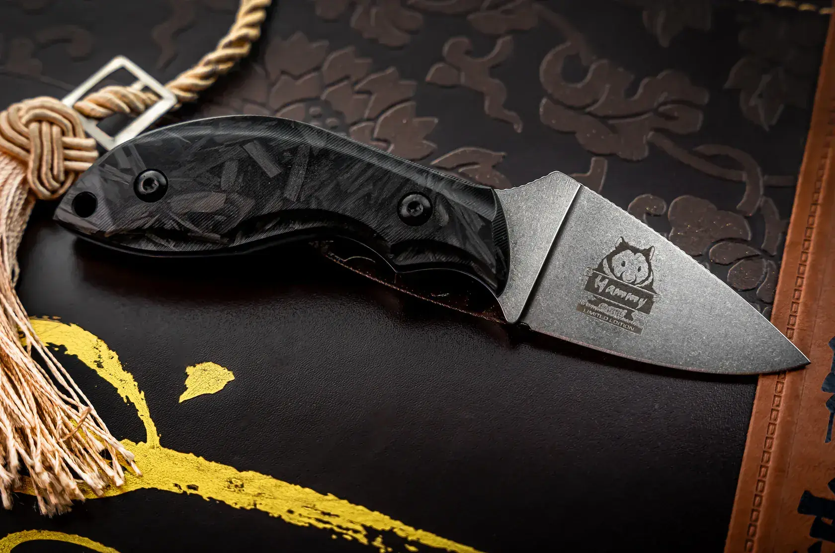 Hammy Elmax blade profile and carbon handle
