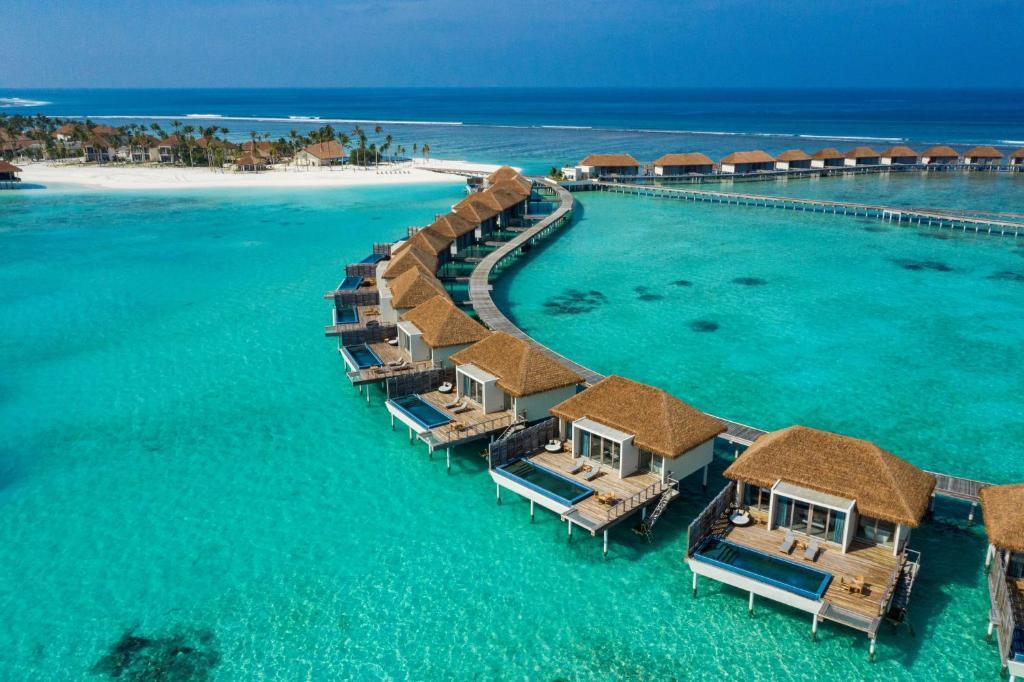 Бронирование тура на новый год: вилла на воде Radisson Blu Maldives