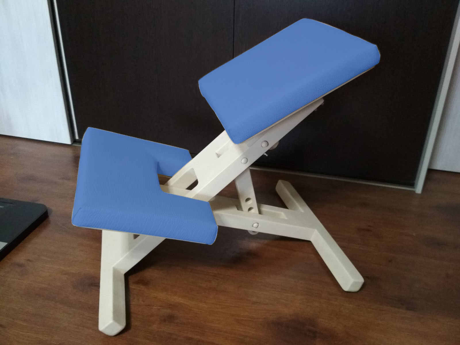 Коленный стул