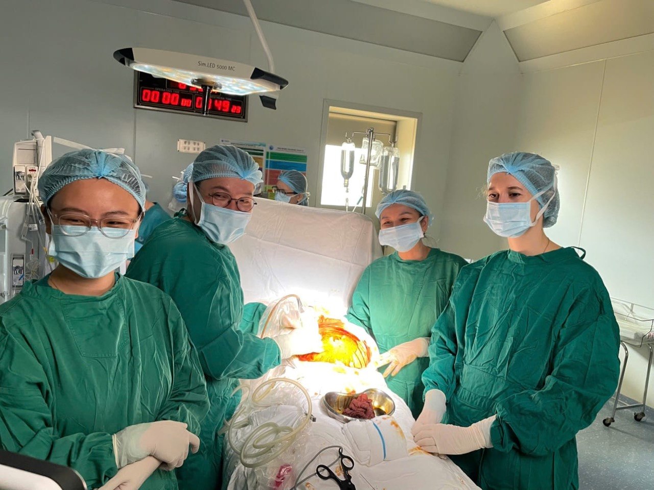 PREIS School participant with Certificate of Excellence at Tu Du Hospital