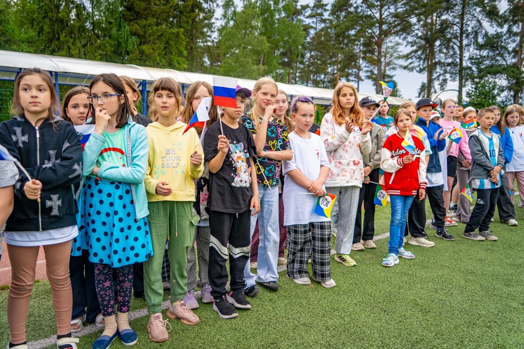 Матч Века в "Россони": Традиция, Сплоченность и Любовь к Футболу!, изображение №7