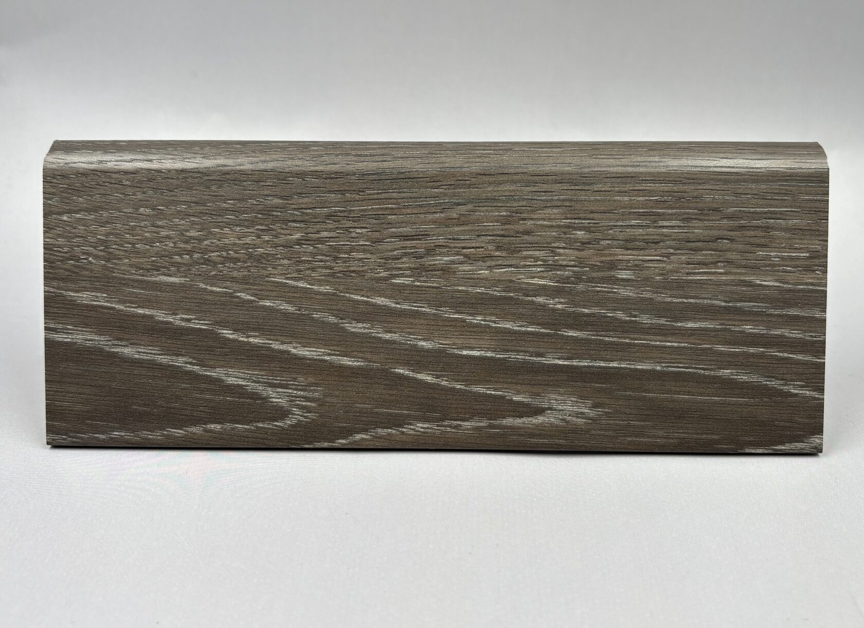 Плинтус МДФ под дерево, под дуб для ламината и паркета в Санкт-Петербурге (СПб)