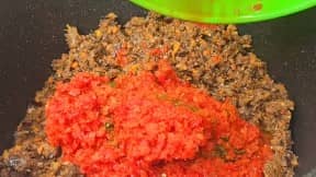 Приготовление икры из баклажанов на зиму через мясорубку: шаг 13