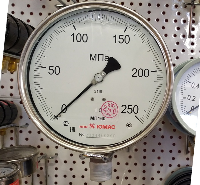 Манометр 250 мпа. Манометр 4000 кгс/см2. Манометр на 250 кгс/см2. Манометр высокого давления 2500 бар. Манометр 400 кгс/см2 мп2.