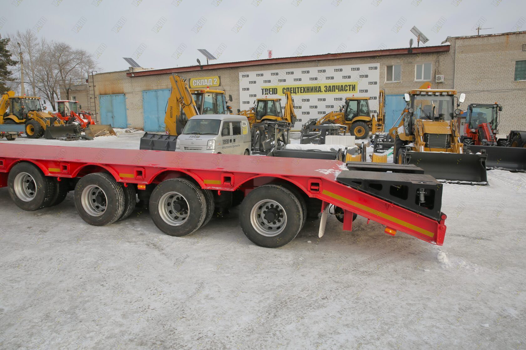 Двухскатная резина на низкорамном трале AMUR LYR9708TDP