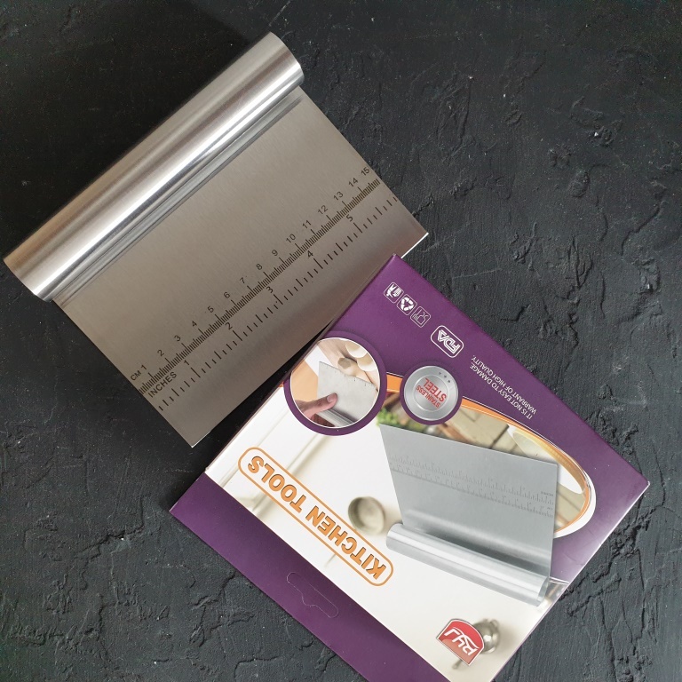 Инструменты для работы с кремом и мастикой, шоколадом