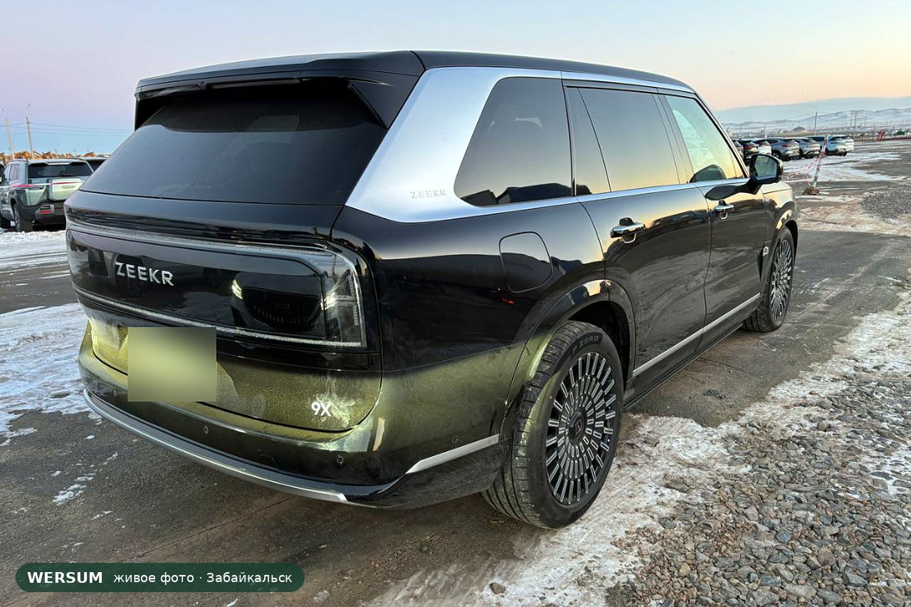 Zeekr 9X, сзади: надписи ZEEKR и 9X