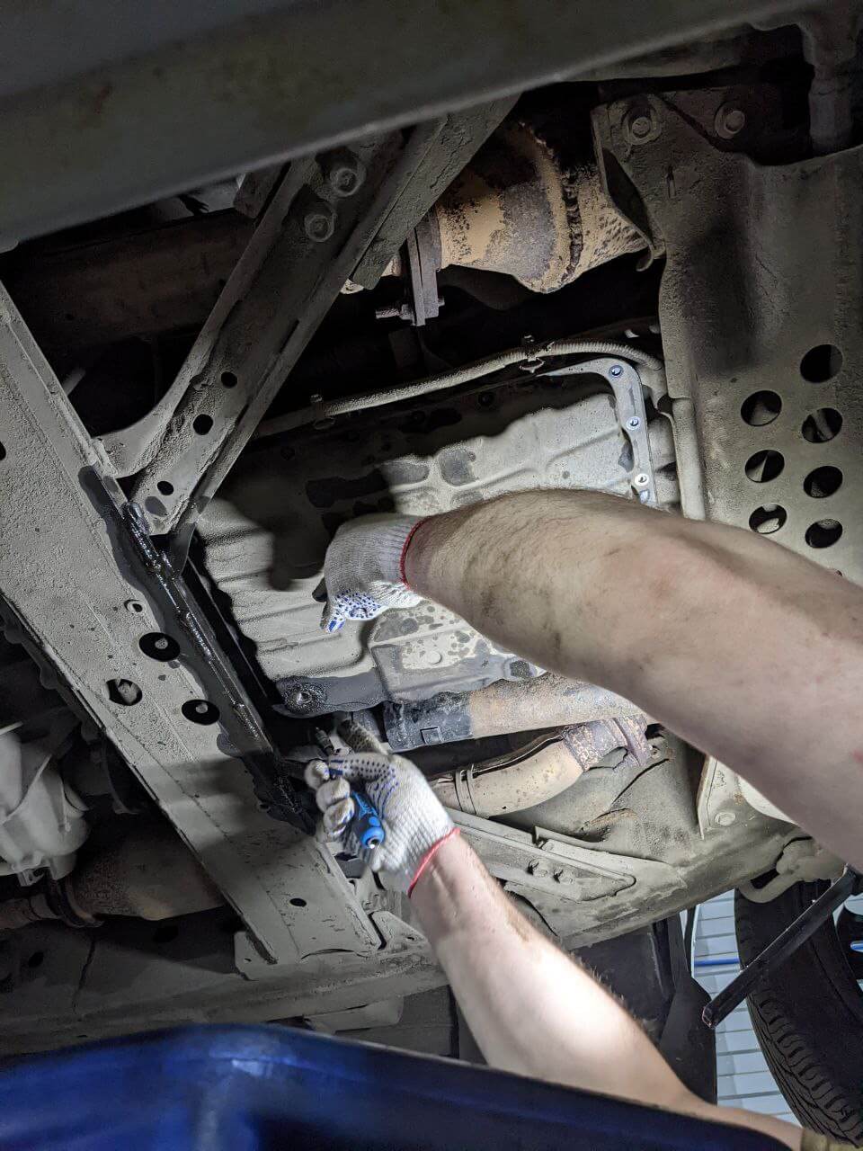 Установка поддона на место