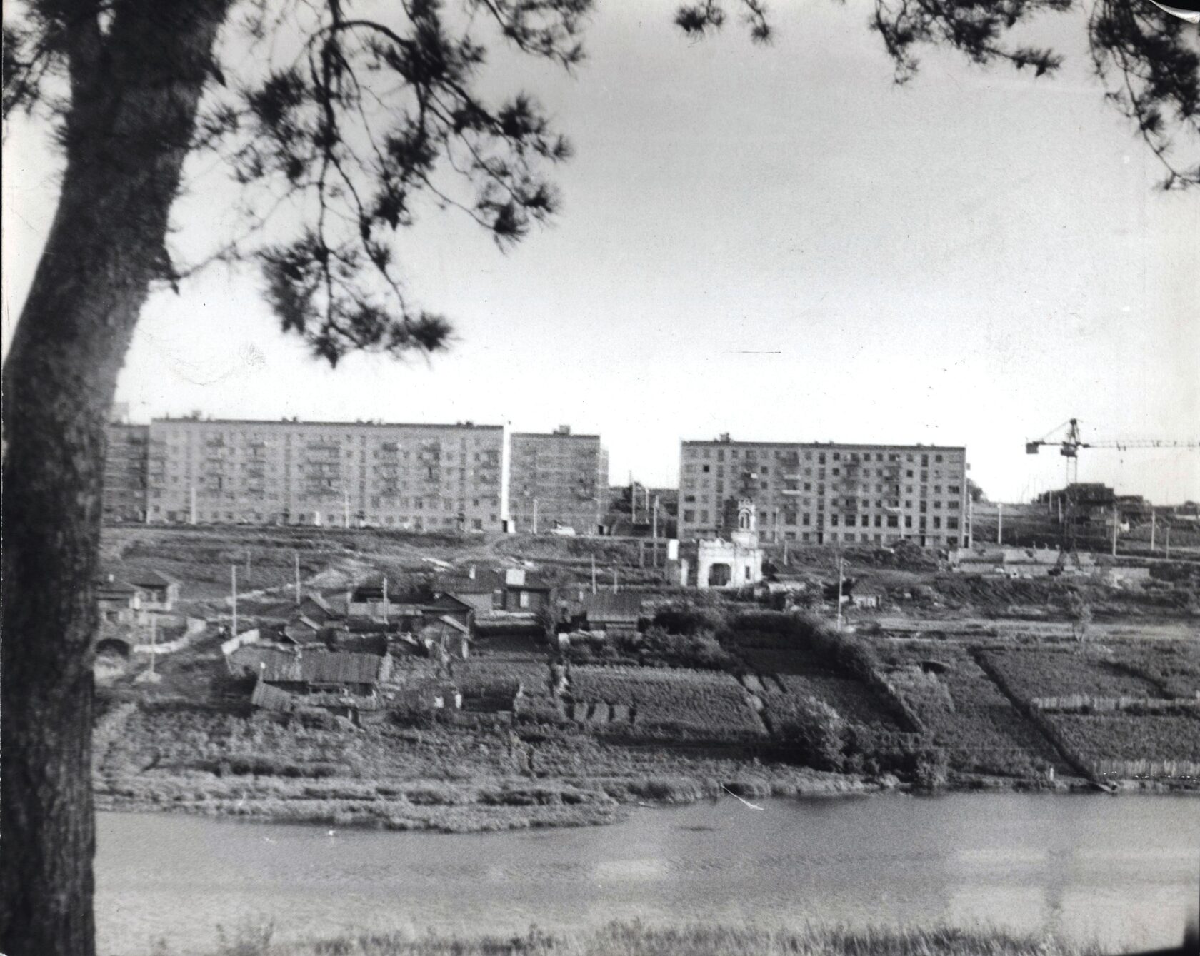 д. Байнова на берегу р. Исети. Автор фото В.П. Беспутин. 1964 г. 