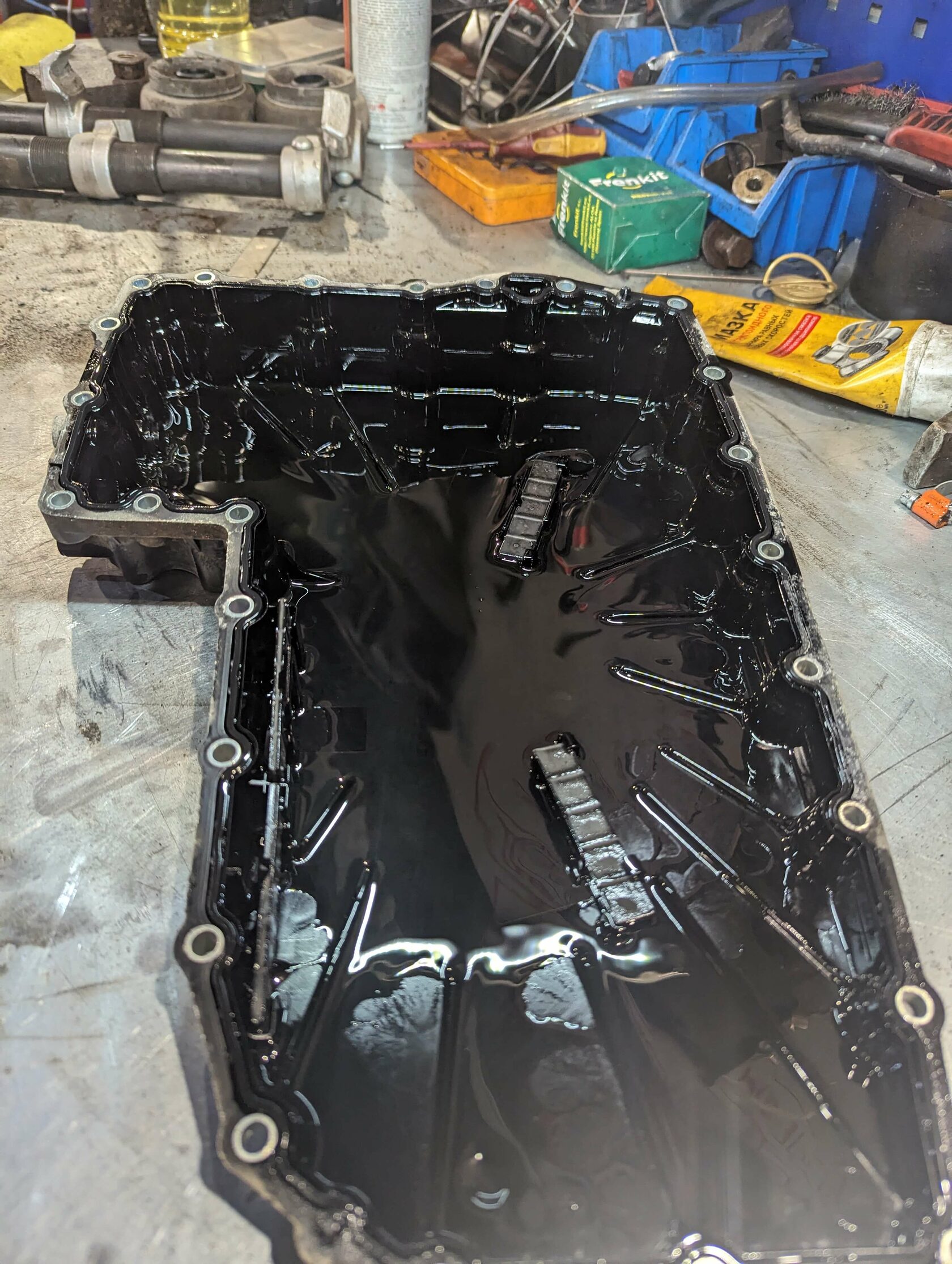 Магниты в поддоне DL382