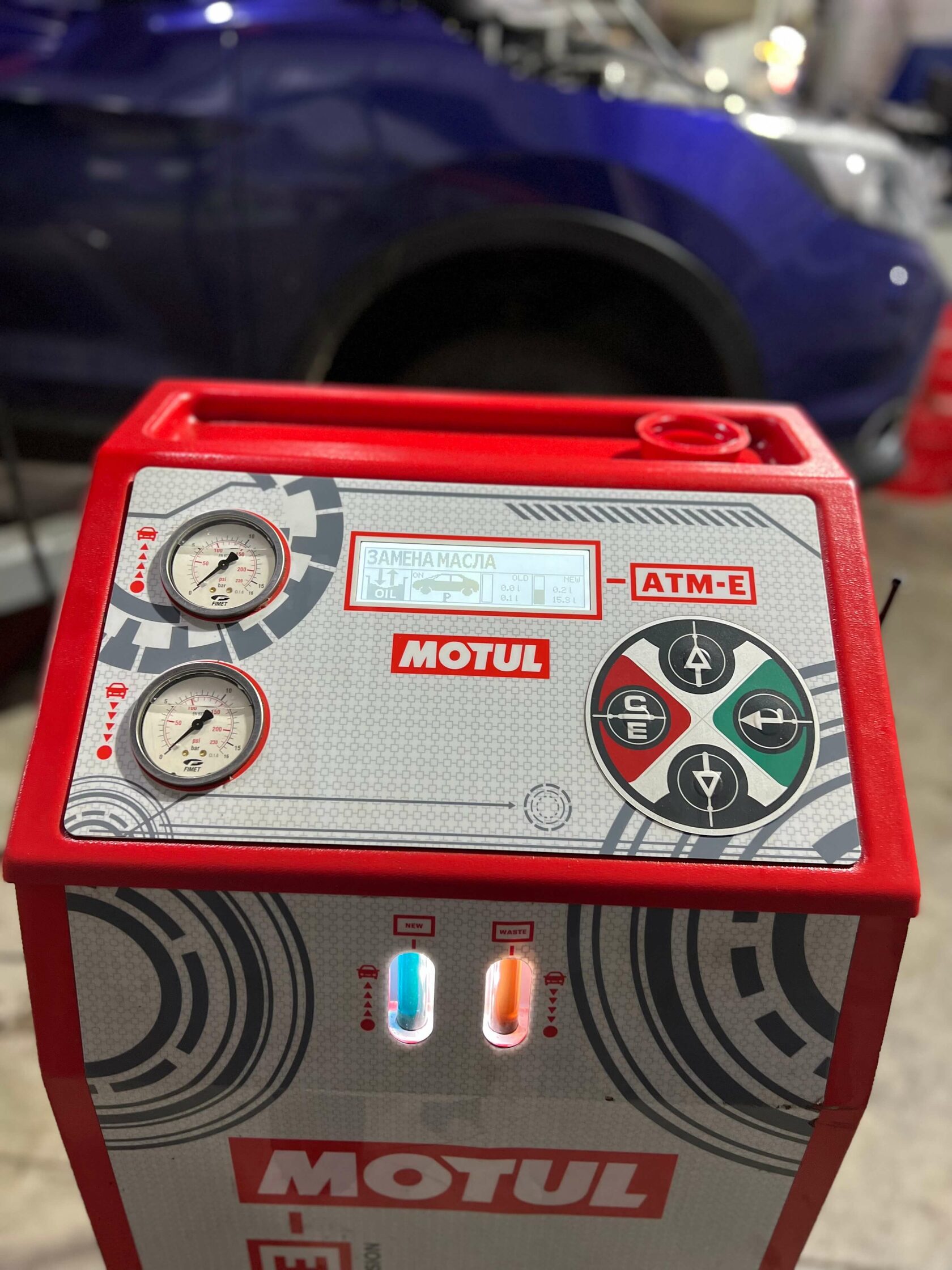 Процесс замещения масла Motul Evo