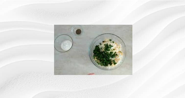 Приготовление паштета из шпрот с яйцом и плавленным сыром: шаг 5