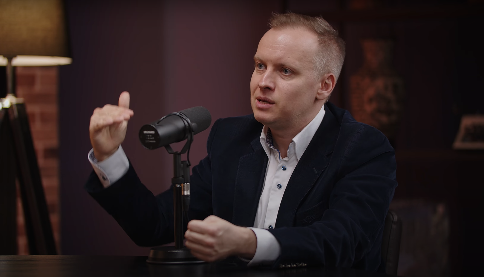 Владислав Вирясов в подкасте «Рукотворный код»