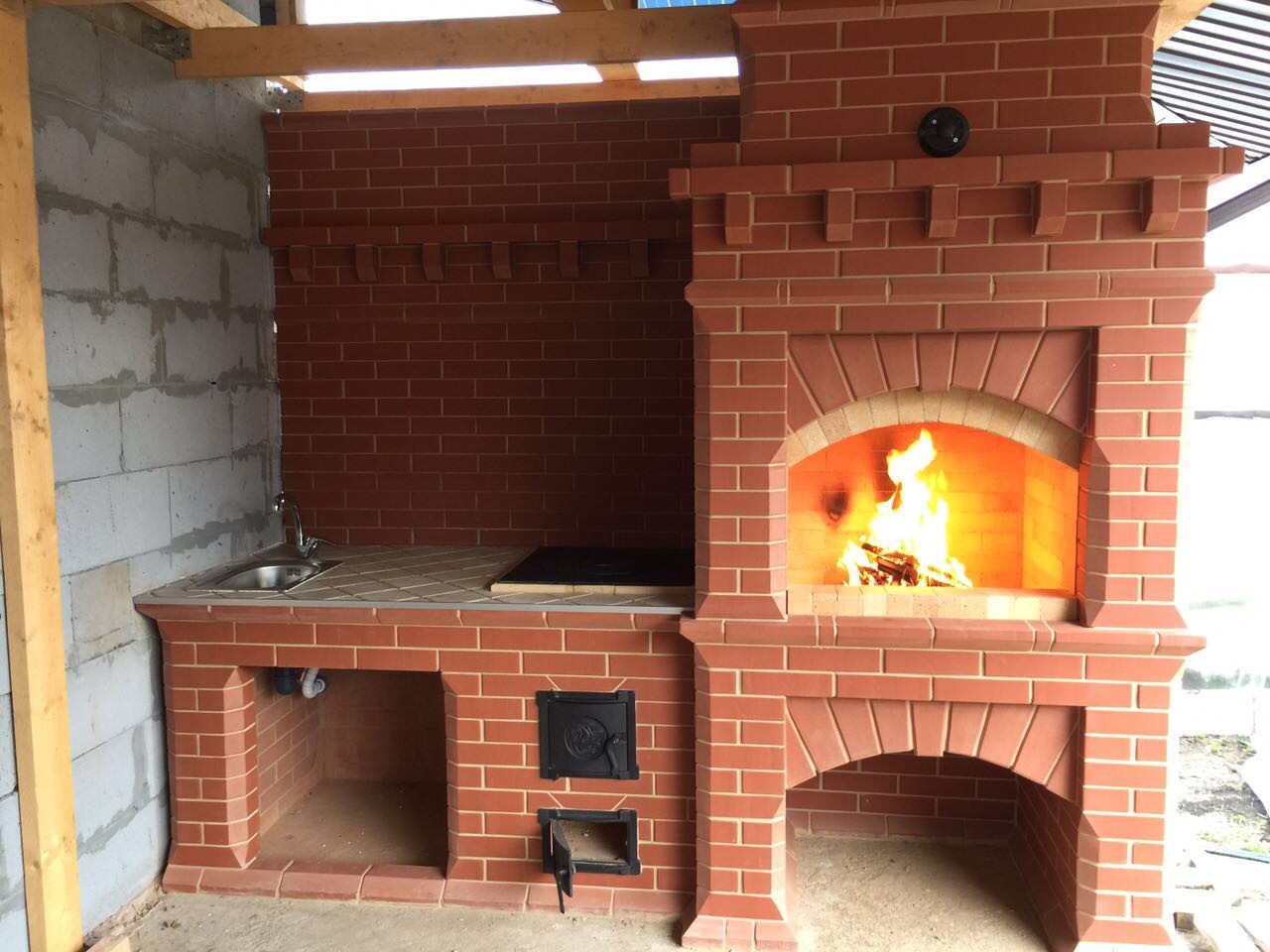 печные работы. печник. каминопечи из кирпича. каминопечь из кирпича отопительная. печи камины печник.