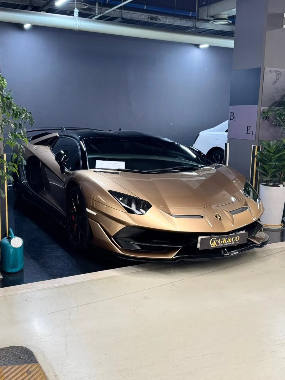 Золотой Lamborghini