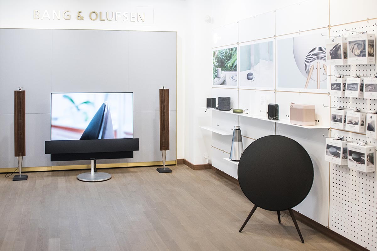 Bang &amp; Olufsen BeoVision Harmony 77 в ГУМе