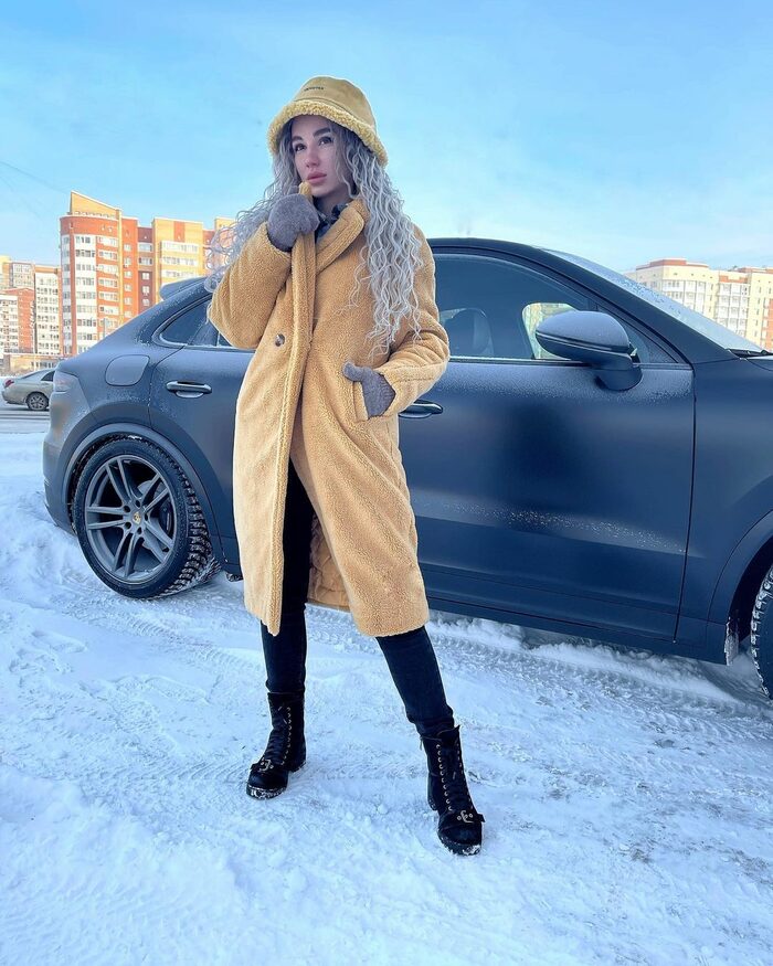 Ikki hol qiz ajoyib lezbiyen jinsiy aloqa Mushuk pornosida katta sik