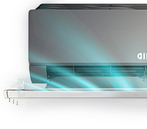 фото: рука с пультом