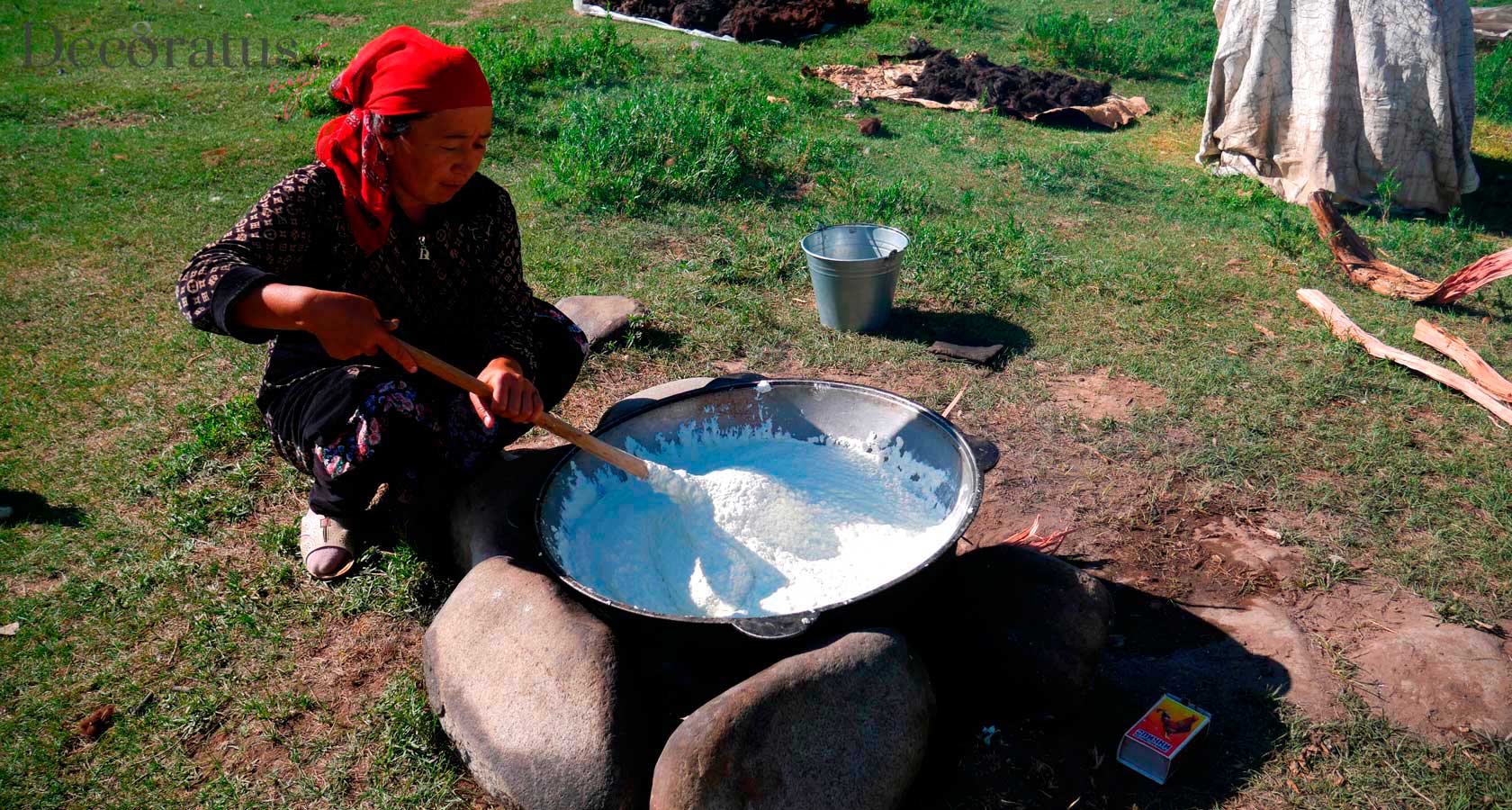 изготовление курута в джайлоо пастбище кочевников киргизии в чон алайской долине