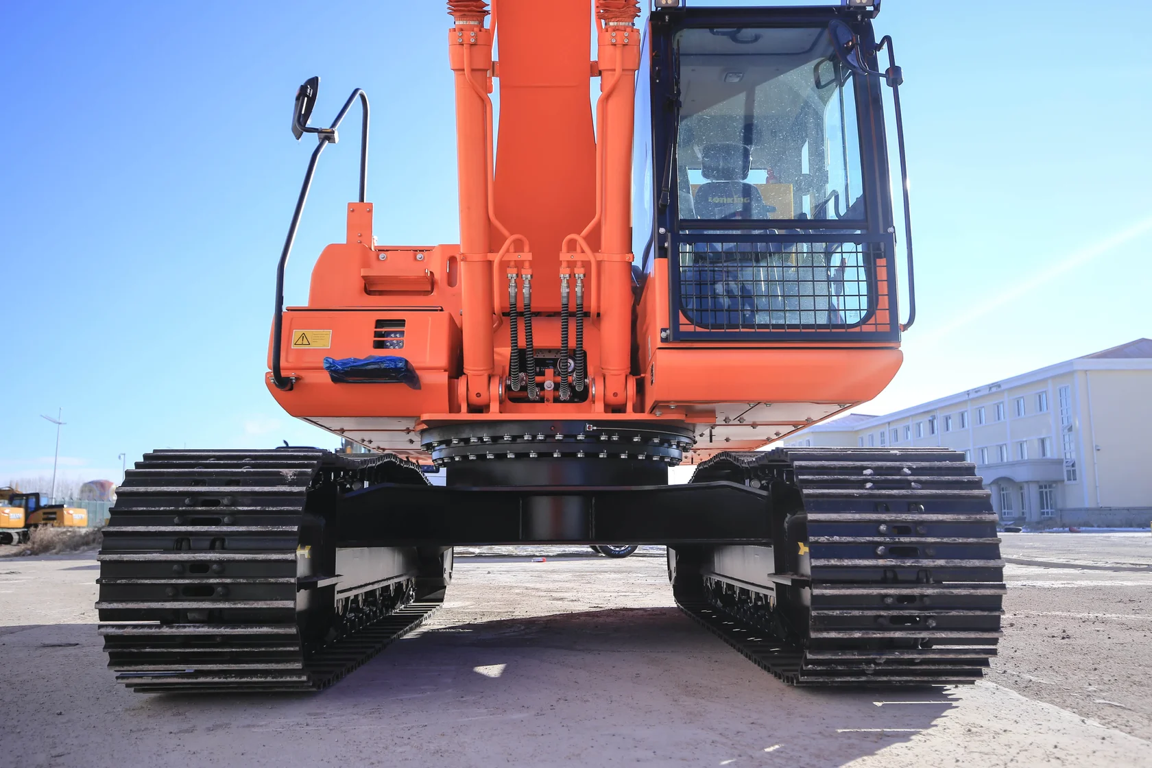 Гусеничный экскаватор LONKING CDM 6205