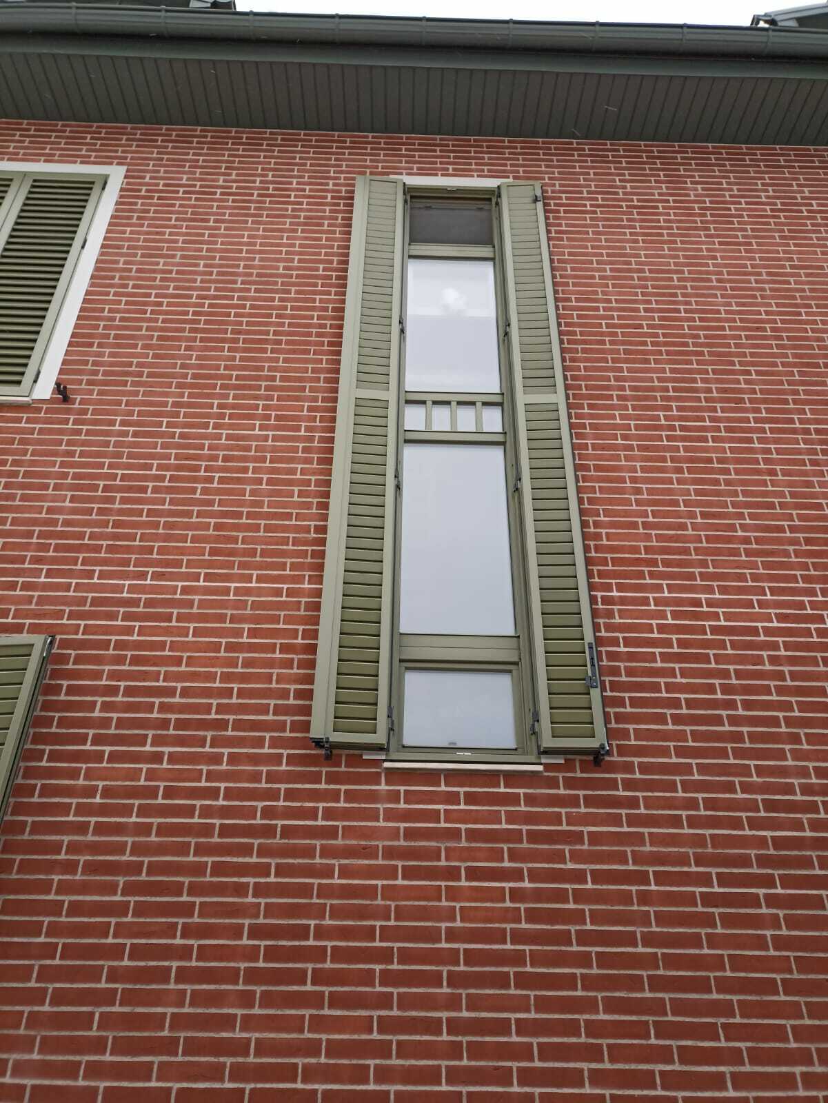 Ставни на окна металлические жалюзийные распашные