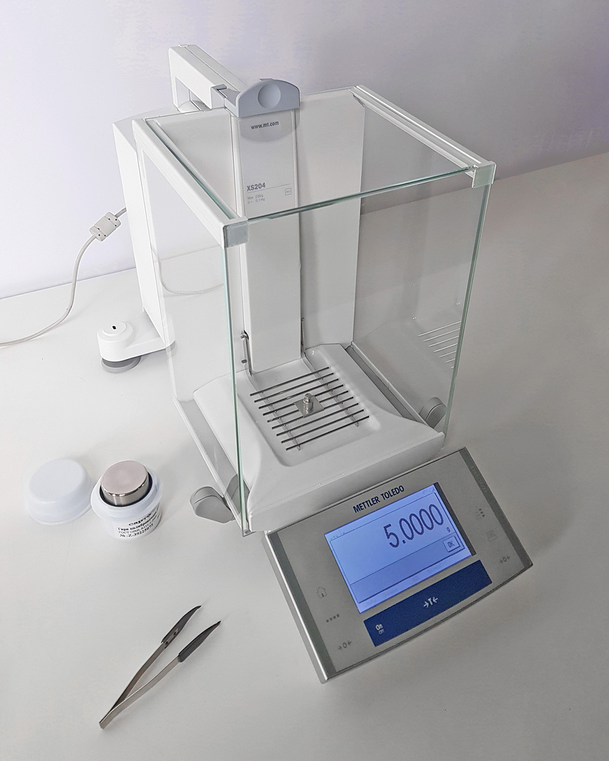 Лабораторный стол для аналитических весов