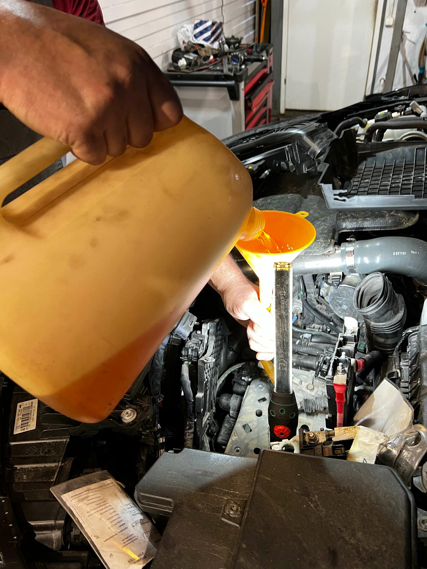 Заливка масла Valvoline в Powershift