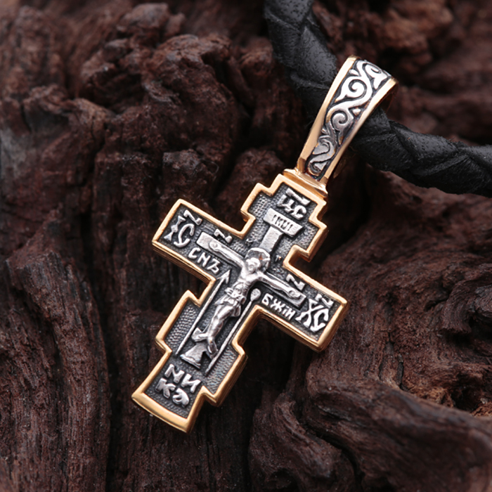 Иисус христос на кресте распятый. Голгофский крест иисуса христа. Люди в католической церкви. Крест сквозь. Католицизм картинки.