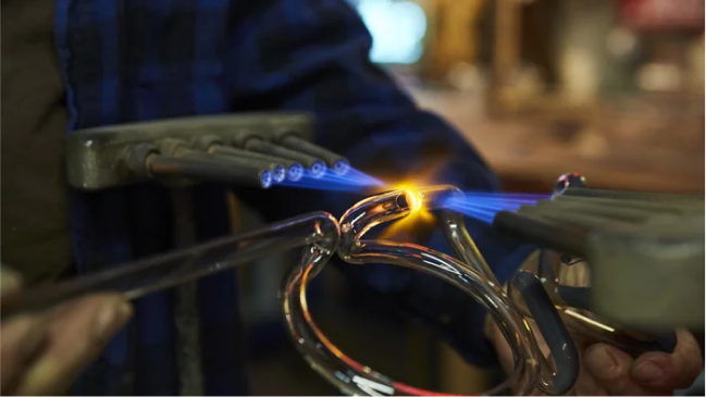 Стеклянный неон