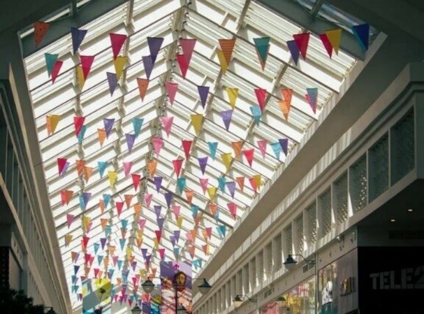 Весеннее оформление ТЦ, витрин и магазинов