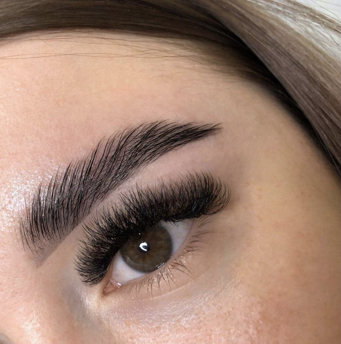 коррекция бровей в королеве