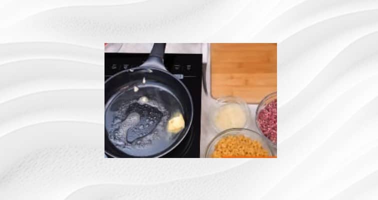 Приготовление макарон по-флотски с фаршем и луком: шаг 2