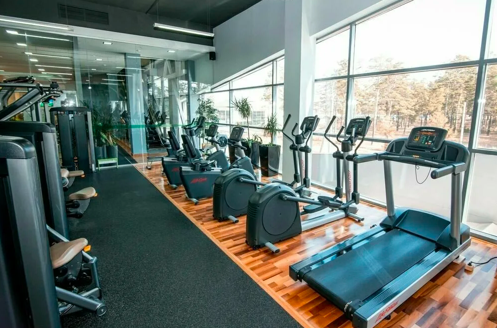 Фитнес фит цена. X-Fit, Чита улица Шилова 97д. XFIT тренажерный зал Прокопьевск. X Fit Иркутск. X Fit Чита спортзал.